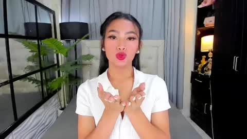 Snapshot of phenomenal_ivy chatting on May 22, 2026, 12:00 pm phenomenal_ivy online show from May 22, 2026, 12:00 pm