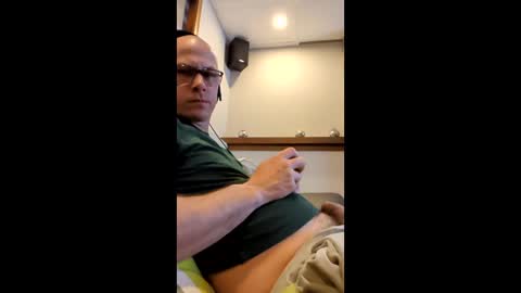 Snapshot of phil965 chatting on April 26, 2026, 1:03 am phil965 online show from April 26, 2026, 1:03 am