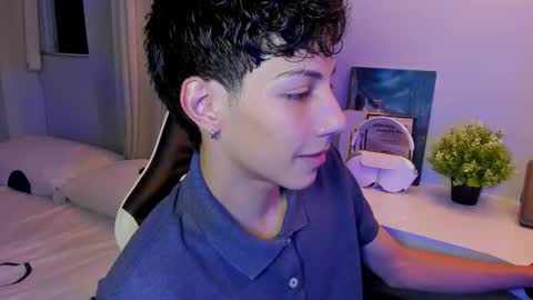 Snapshot of philipe_moonlight_ chatting on October 14, 2025, 5:41 am Phil. INDEPENDENT MODEL online show from October 14, 2025, 5:41 am