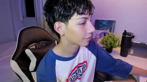Snapshot of philipe_moonlight_ chatting on October 19, 2025, 4:57 am Phil. INDEPENDENT MODEL online show from October 19, 2025, 4:57 am
