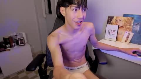 Snapshot of philipe_moonlight_ chatting on March 29, 2026, 4:56 am Phil. INDEPENDENT MODEL online show from March 29, 2026, 4:56 am
