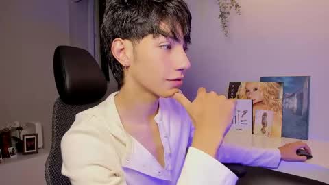 Snapshot of philipe_moonlight_ chatting on March 31, 2026, 4:24 am Phil. INDEPENDENT MODEL online show from March 31, 2026, 4:24 am