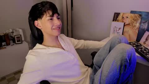 Snapshot of philipe_moonlight_ chatting on April 2, 2026, 3:37 am Phil. INDEPENDENT MODEL online show from April 2, 2026, 3:37 am