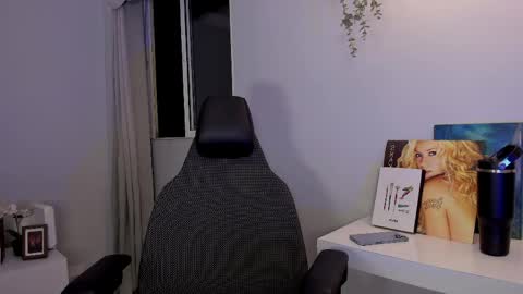 Snapshot of philipe_moonlight_ chatting on April 8, 2026, 3:28 am Phil. INDEPENDENT MODEL online show from April 8, 2026, 3:28 am