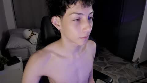 Snapshot of philipe_moonlight_ chatting on May 25, 2026, 3:01 am Phil. INDEPENDENT MODEL online show from May 25, 2026, 3:01 am