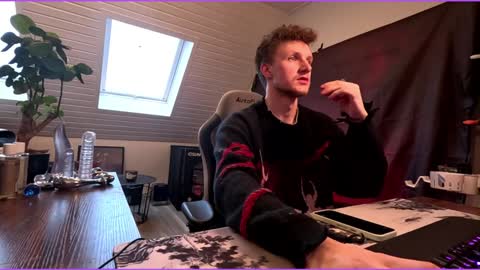 Snapshot of philipp_gtx chatting on February 8, 2025, 3:42 pm philipp_gtx online show from February 8, 2025, 3:42 pm