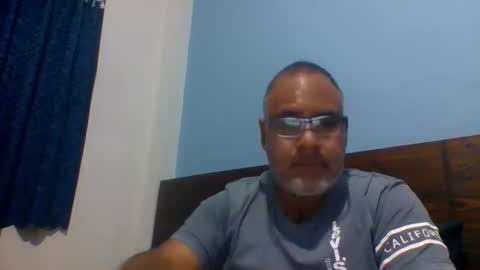 Snapshot of philldrake11406063 chatting on June 1, 2026, 4:25 am Phill online show from June 1, 2026, 4:25 am
