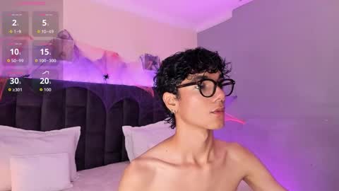 Snapshot of phillicious_ chatting on October 20, 2025, 9:15 pm Phillip online show from October 20, 2025, 9:15 pm