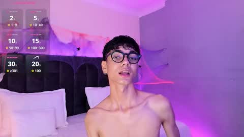 Snapshot of phillicious_ chatting on October 30, 2025, 11:49 pm Phillip online show from October 30, 2025, 11:49 pm