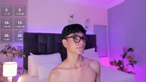 Snapshot of phillicious_ chatting on November 8, 2025, 10:30 pm Phillip online show from November 8, 2025, 10:30 pm