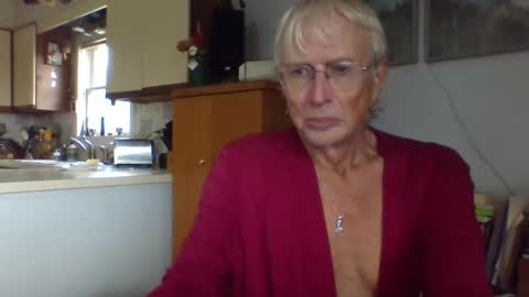 Snapshot of phillipa1023 chatting on November 15, 2025, 5:42 pm phillipa online show from November 15, 2025, 5:42 pm