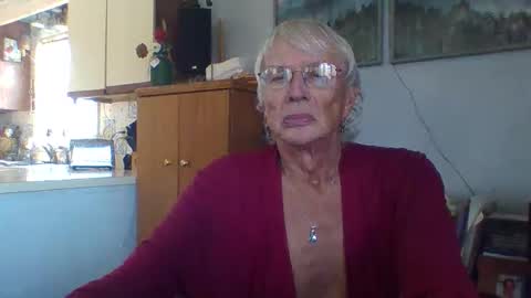 Snapshot of phillipa1023 chatting on November 19, 2025, 4:51 pm phillipa online show from November 19, 2025, 4:51 pm