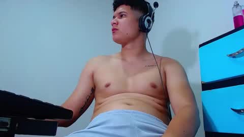 AdnierGnz online show from February 28, 2025, 5:48 pm