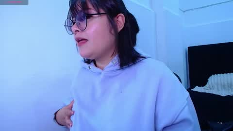 phylavell_ online show from May 12, 2026, 11:57 pm