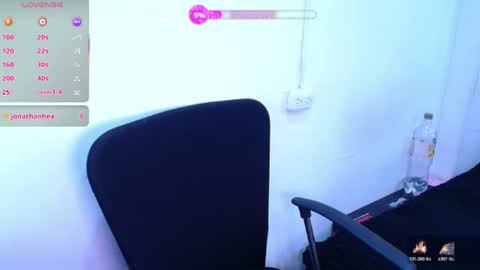 phylavell_ online show from June 16, 2026, 8:55 pm