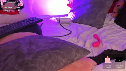 Snapshot of piafisher_ chatting on February 4, 2025, 5:01 pm PIA FISHER online show from February 4, 2025, 5:01 pm