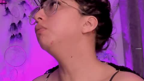 Snapshot of piafisher_ chatting on September 23, 2025, 1:19 am PIA FISHER online show from September 23, 2025, 1:19 am