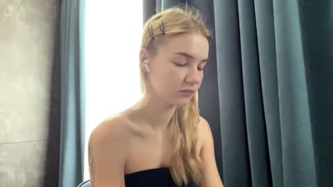 Snapshot of piastonesifer chatting on July 8, 2026, 8:41 am Kristie online show from July 8, 2026, 8:41 am