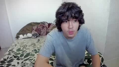 Snapshot of picaszomilos350 chatting on November 21, 2025, 11:20 am picaszomilos350 online show from November 21, 2025, 11:20 am