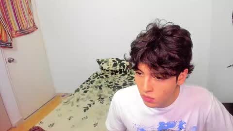 picaszomilos350 online show from March 5, 2026, 5:14 am