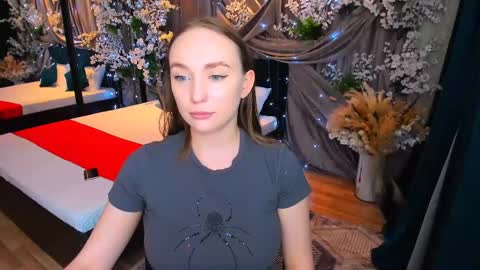 Emelie online show from February 11, 2025, 4:35 pm