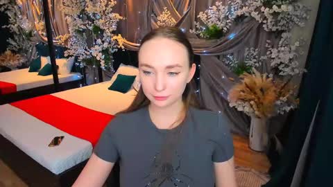 Emelie online show from February 11, 2025, 7:38 pm