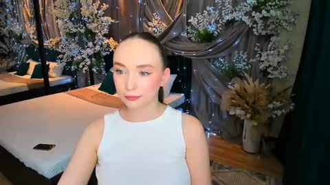 Emelie online show from March 12, 2025, 4:35 pm