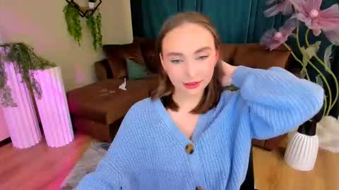 Emelie online show from September 17, 2025, 7:26 pm