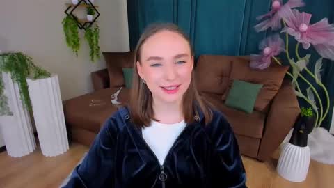Emelie online show from September 25, 2025, 6:06 am