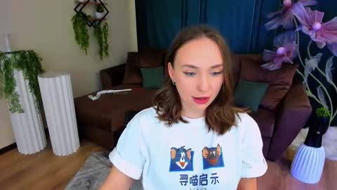 Emelie online show from October 15, 2025, 7:36 pm