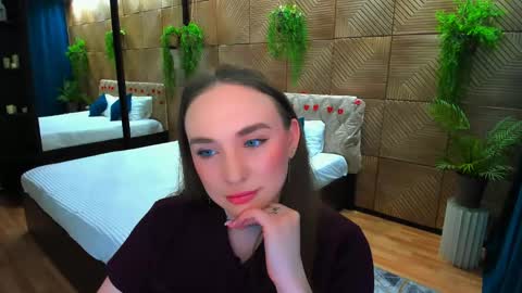 Emelie online show from March 20, 2026, 4:23 pm