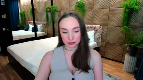 Emelie online show from April 4, 2026, 10:13 am