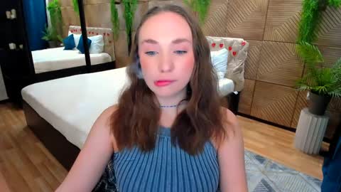 Emelie online show from April 7, 2026, 10:05 am