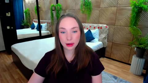 Emelie online show from April 13, 2026, 10:10 am