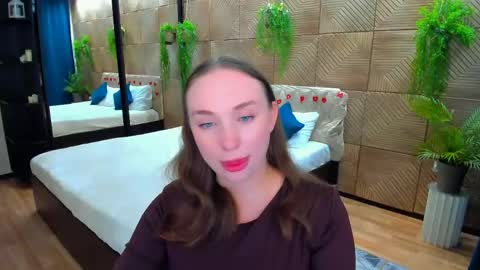 Emelie online show from April 20, 2026, 4:21 pm