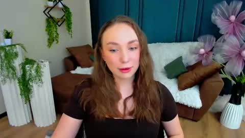 Emelie online show from June 13, 2026, 7:39 am