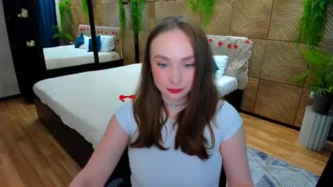 Emelie online show from June 14, 2026, 4:14 am