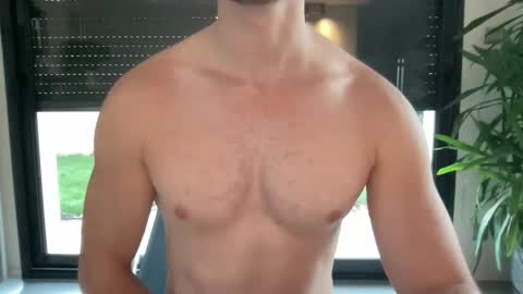 Snapshot of pierre81000 chatting on November 18, 2025, 7:02 am pierre81000 online show from November 18, 2025, 7:02 am