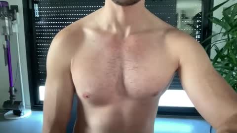 Snapshot of pierre81000 chatting on November 22, 2025, 3:11 pm pierre81000 online show from November 22, 2025, 3:11 pm