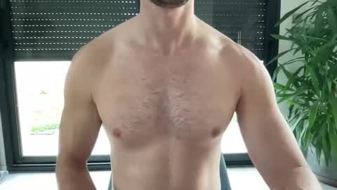 Snapshot of pierre81000 chatting on December 17, 2025, 11:05 am pierre81000 online show from December 17, 2025, 11:05 am