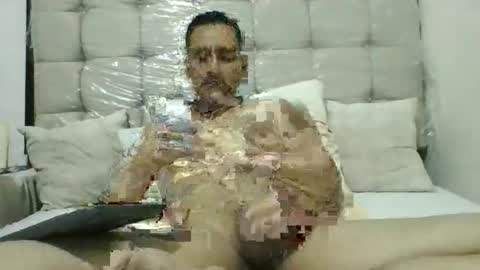 pieslatinos online show from December 24, 2024, 3:49 am