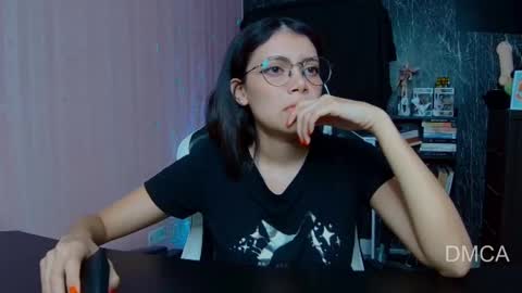Snapshot of piixiie_d_oll chatting on November 10, 2025, 2:32 am Andrea G online show from November 10, 2025, 2:32 am