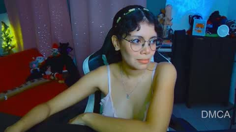 Snapshot of piixiie_d_oll chatting on December 16, 2025, 4:28 am Andrea G online show from December 16, 2025, 4:28 am