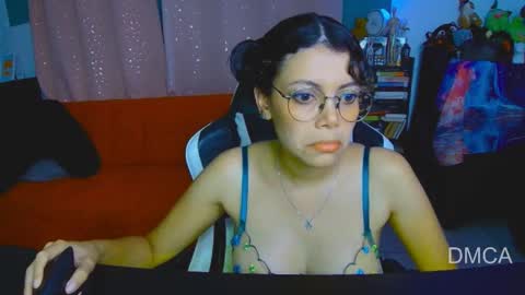 Snapshot of piixiie_d_oll chatting on March 7, 2026, 3:03 am Andrea G online show from March 7, 2026, 3:03 am