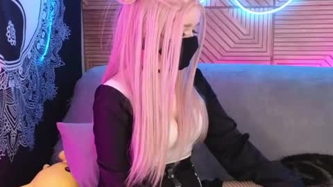 Sonya online show from August 6, 2026, 10:00 pm
