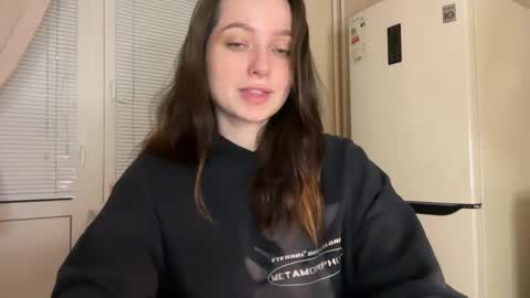 Trisha     online show from October 3, 2025, 3:42 pm