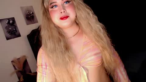 Snapshot of pinay_ivy chatting on August 5, 2026, 12:35 am Ivy Morningstar online show from August 5, 2026, 12:35 am