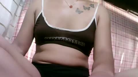 Snapshot of pinay_janella10 chatting on October 18, 2025, 6:48 am pinay_janella10 online show from October 18, 2025, 6:48 am