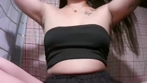 Snapshot of pinay_janella10 chatting on October 25, 2025, 7:52 pm pinay_janella10 online show from October 25, 2025, 7:52 pm