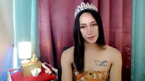 lucyLove online show from April 24, 2026, 2:14 am